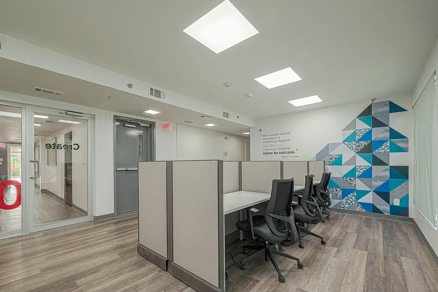 Red Tangle Workspaces | GK-70