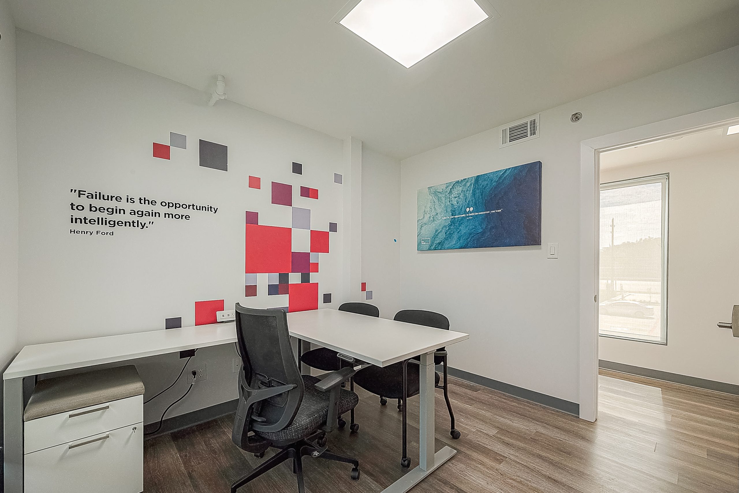 Red Tangle Workspaces | GK-79